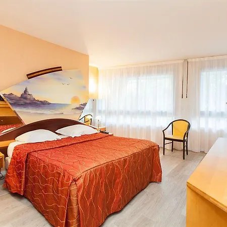 Le Crystal Dinard, Sure Hotel Collection By Best Western 3*