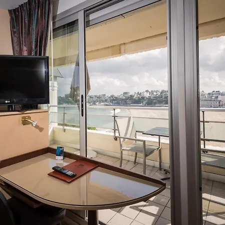 Hotel Le Crystal 3*