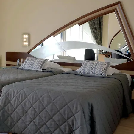 Le Crystal Dinard, Sure Hotel Collection By Best Western Dinard